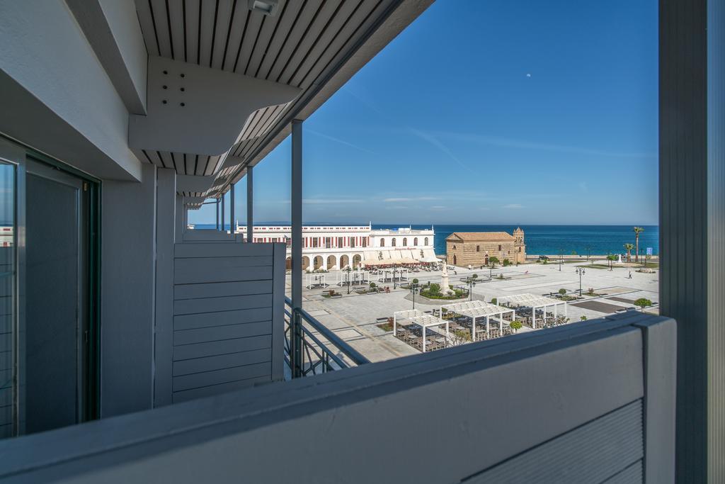 Phoenix Hotel Zakynthos Town Exterior photo