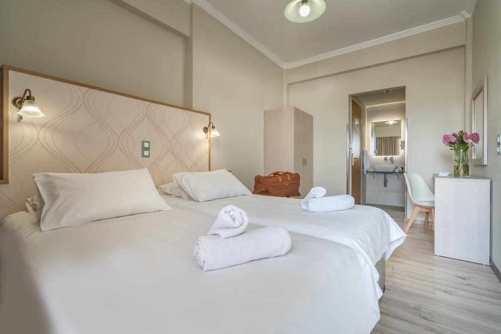 Phoenix Hotel Zakynthos Town Exterior photo